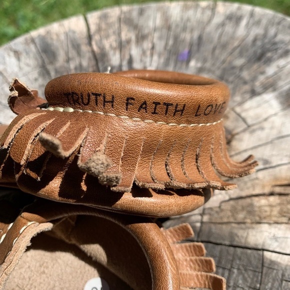 First Steps Leather Baby Toddler Moccasin Shoes
Brown Tan Size 2 Natural Walking - Picture 5 of 11